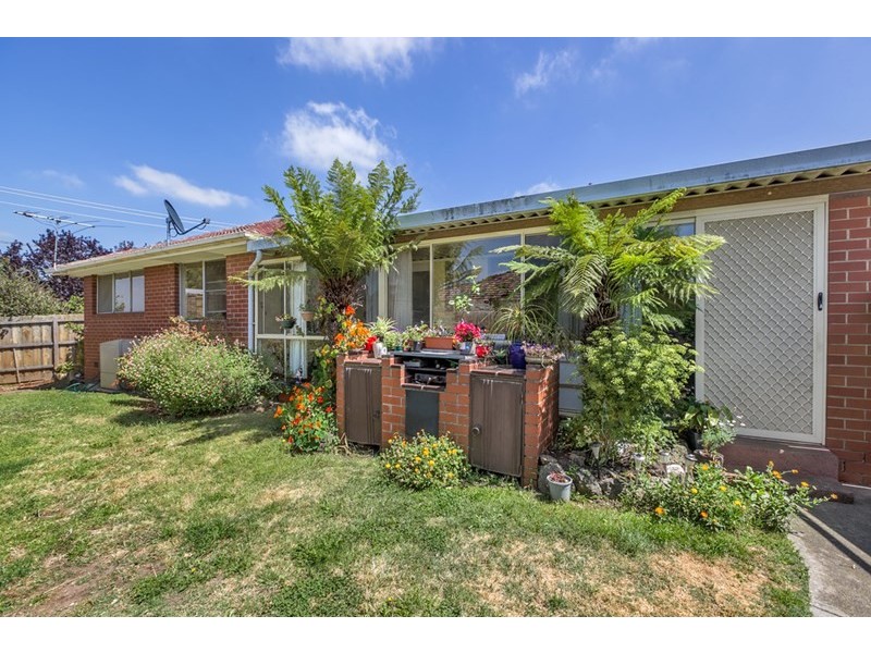 8 Peppercorn Parade, Epping VIC 3076