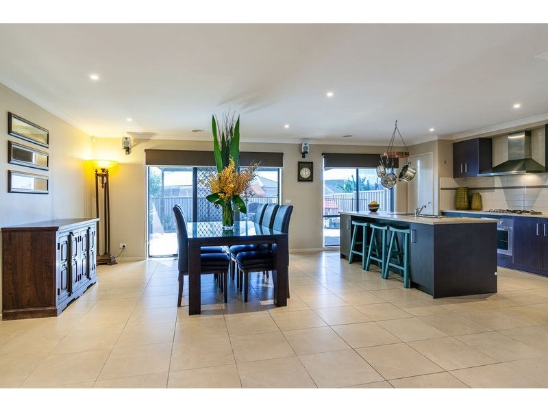 27 Shaftesbury Drive, Epping VIC 3076