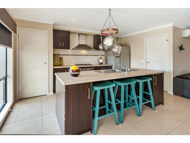 27 Shaftesbury Drive, Epping VIC 3076