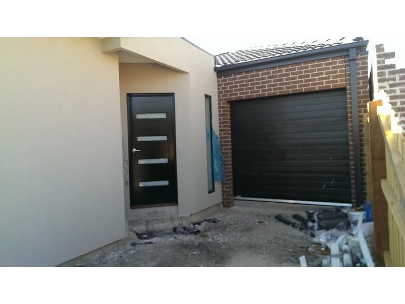 1 and 2/31 Lydgate Terrace, Epping VIC 3076