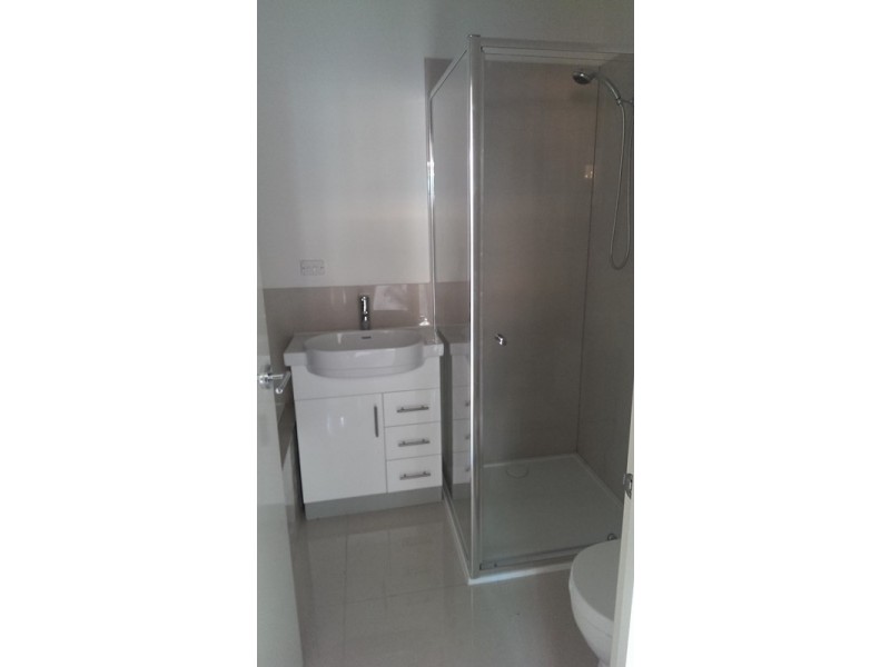 1 and 2/31 Lydgate Terrace, Epping VIC 3076