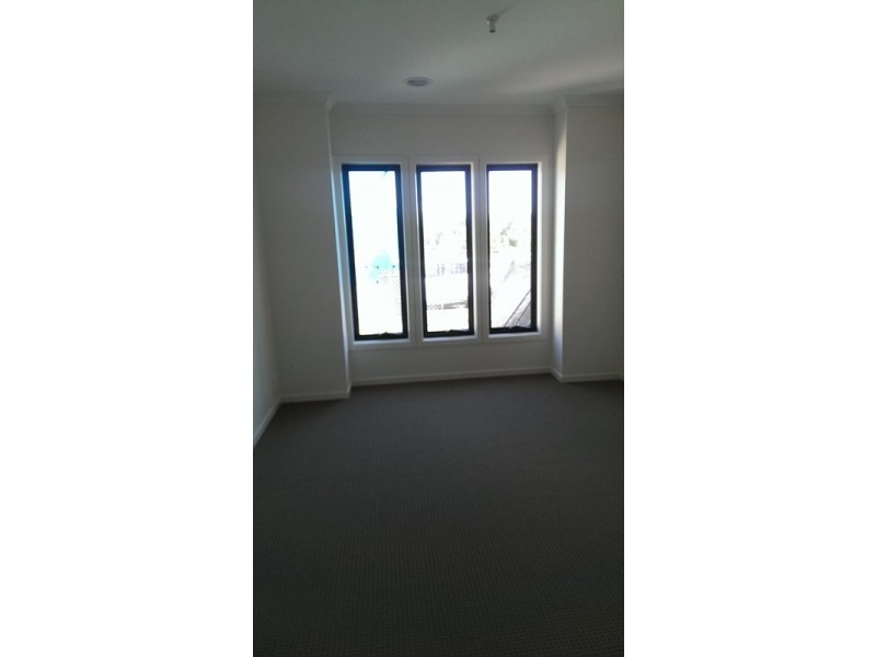 1 and 2/31 Lydgate Terrace, Epping VIC 3076