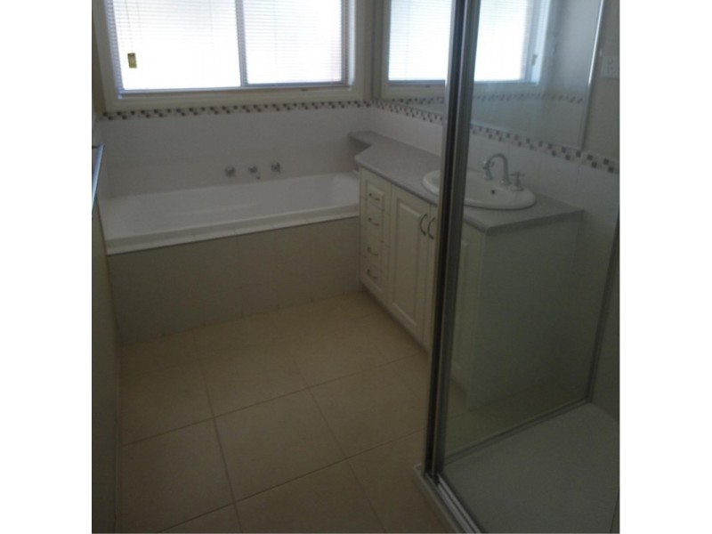 1 Jindabyne Avenue, South Morang VIC 3752