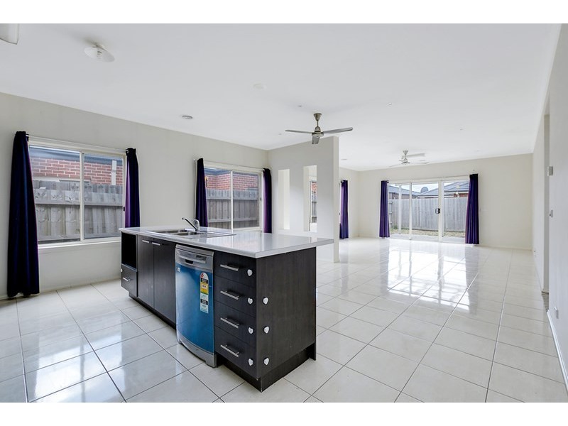 32 Broadleaf Drive, Epping VIC 3076