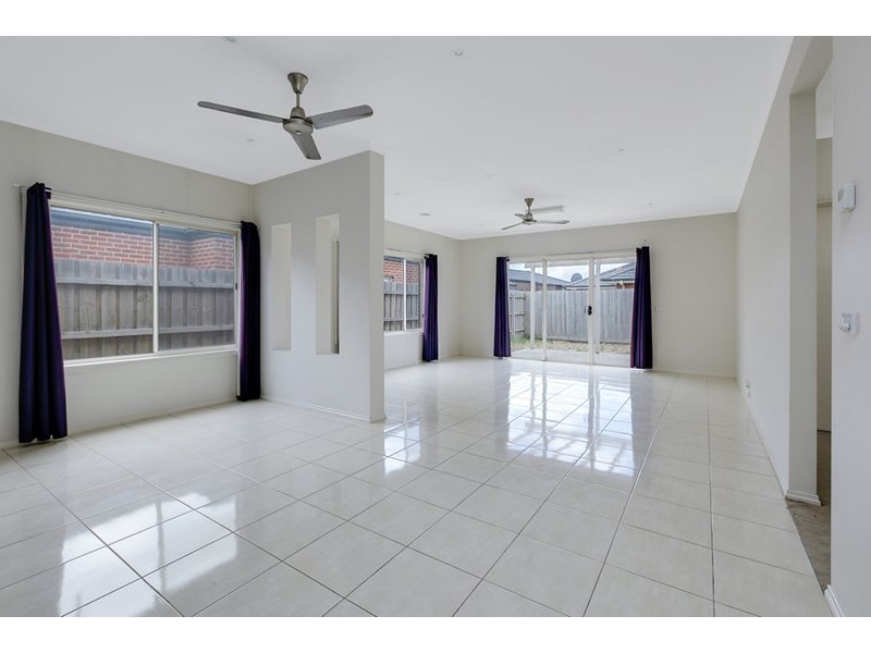 32 Broadleaf Drive, Epping VIC 3076