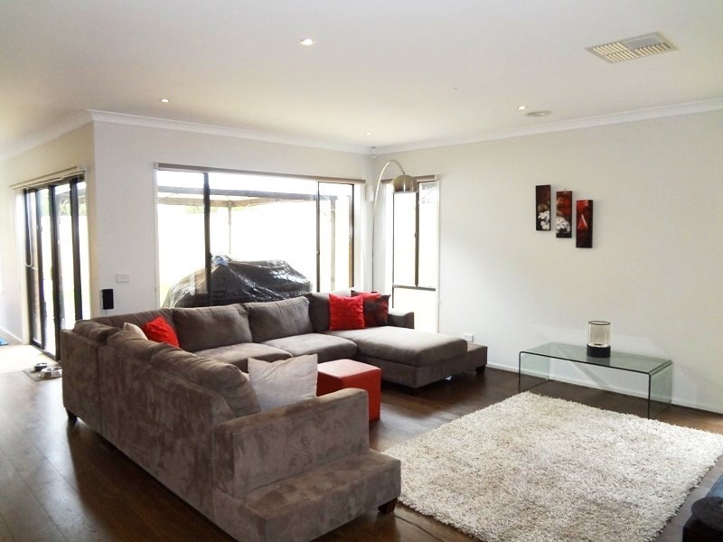 33 Evolve Esplanade, Wollert VIC 3750