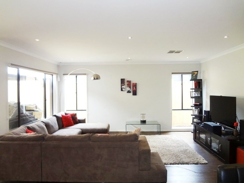 33 Evolve Esplanade, Wollert VIC 3750