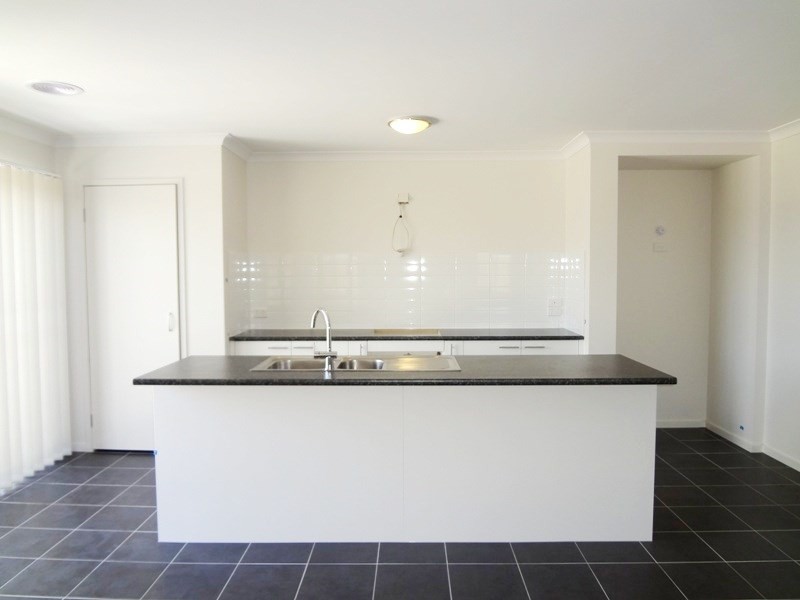 8 (Lot 343) Corkwood Crescent, Wallan VIC 3756