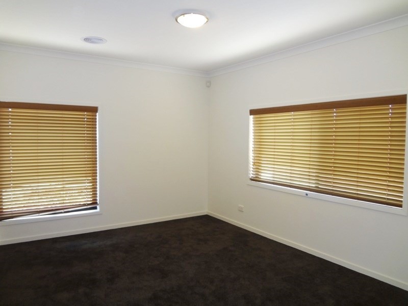 8 (Lot 343) Corkwood Crescent, Wallan VIC 3756