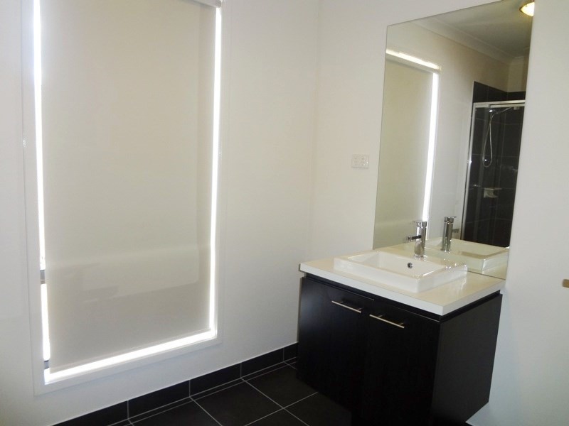 8 (Lot 343) Corkwood Crescent, Wallan VIC 3756