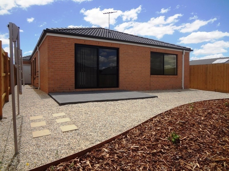 8 (Lot 343) Corkwood Crescent, Wallan VIC 3756