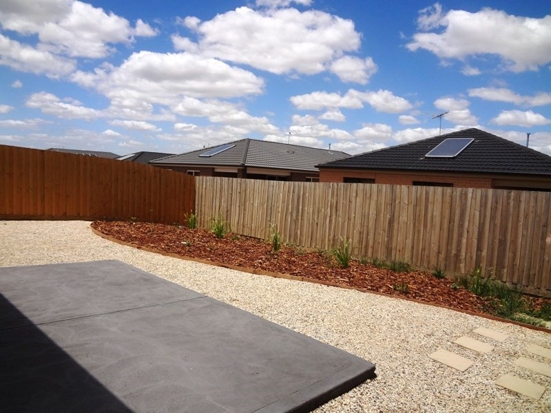 8 (Lot 343) Corkwood Crescent, Wallan VIC 3756