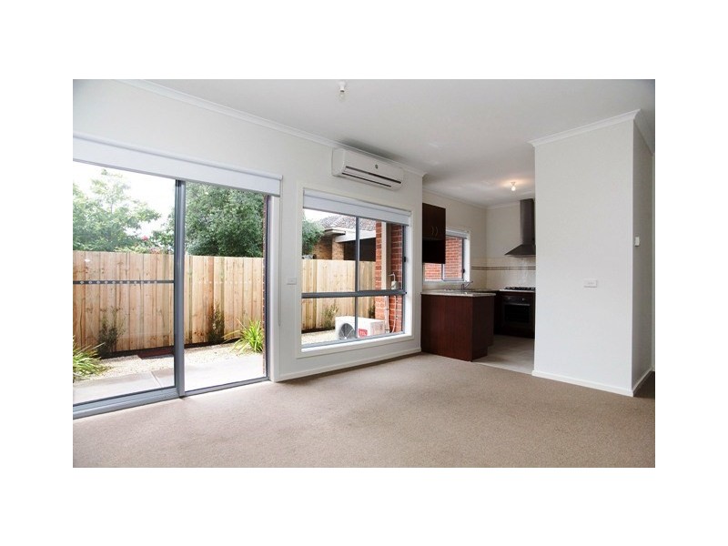 2/5 Aberdeen Street, Reservoir VIC 3073