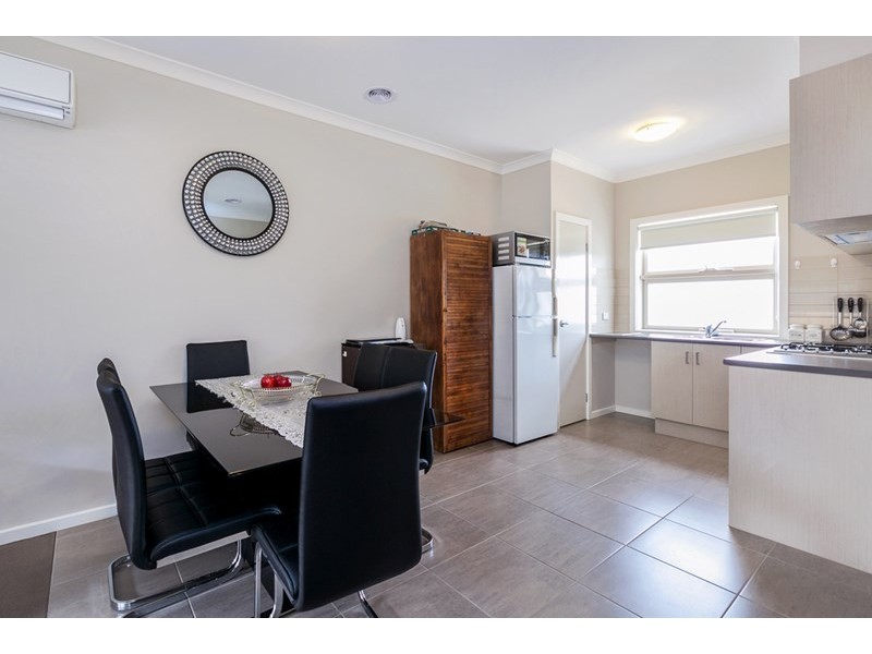 2/24 Ballybunion Avenue, Craigieburn VIC 3064