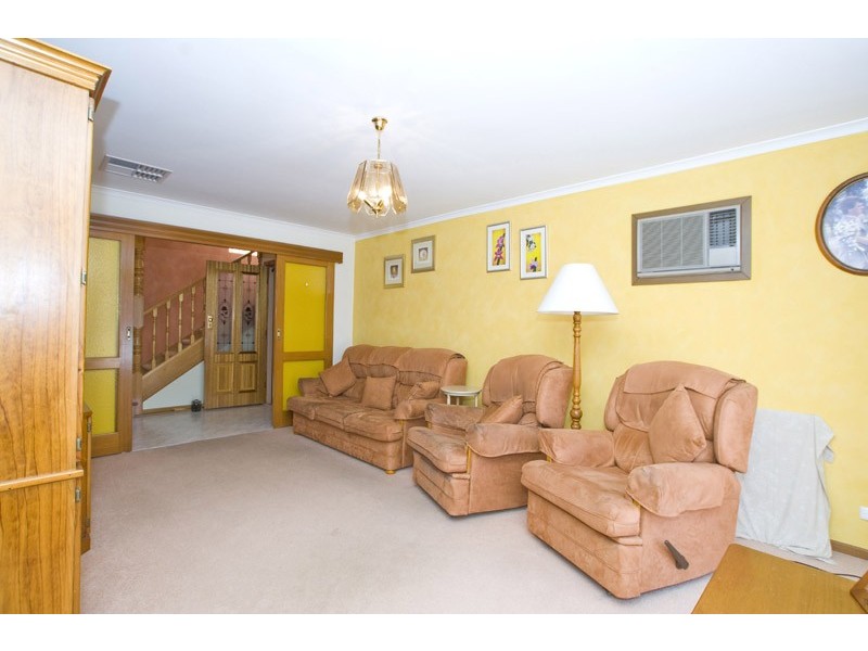 9 Burnett Court, Mill Park VIC 3082
