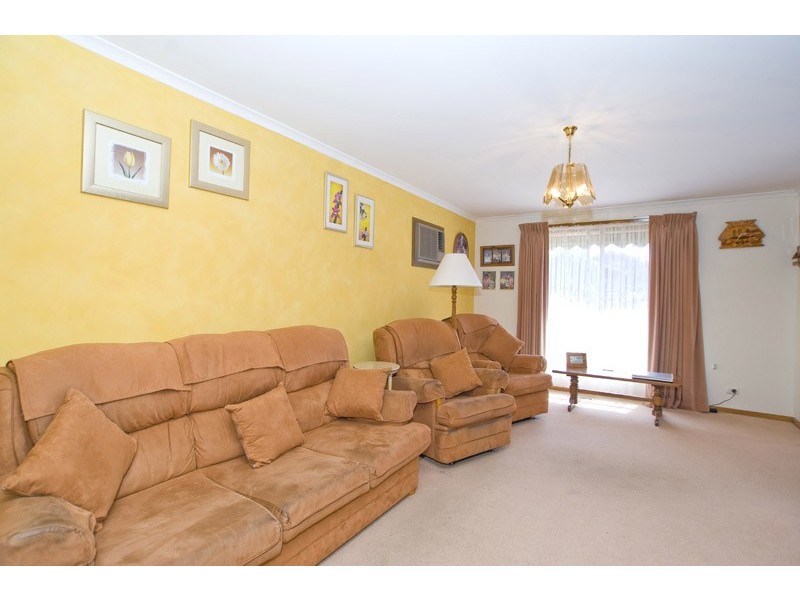 9 Burnett Court, Mill Park VIC 3082