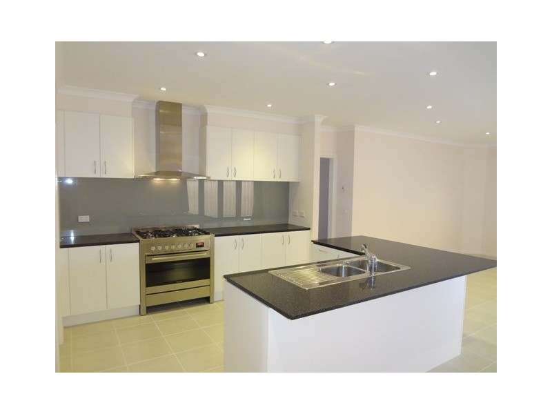 12 Lanai Avenue, Wollert VIC 3750