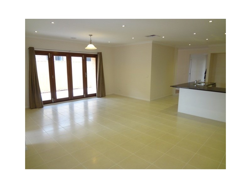12 Lanai Avenue, Wollert VIC 3750