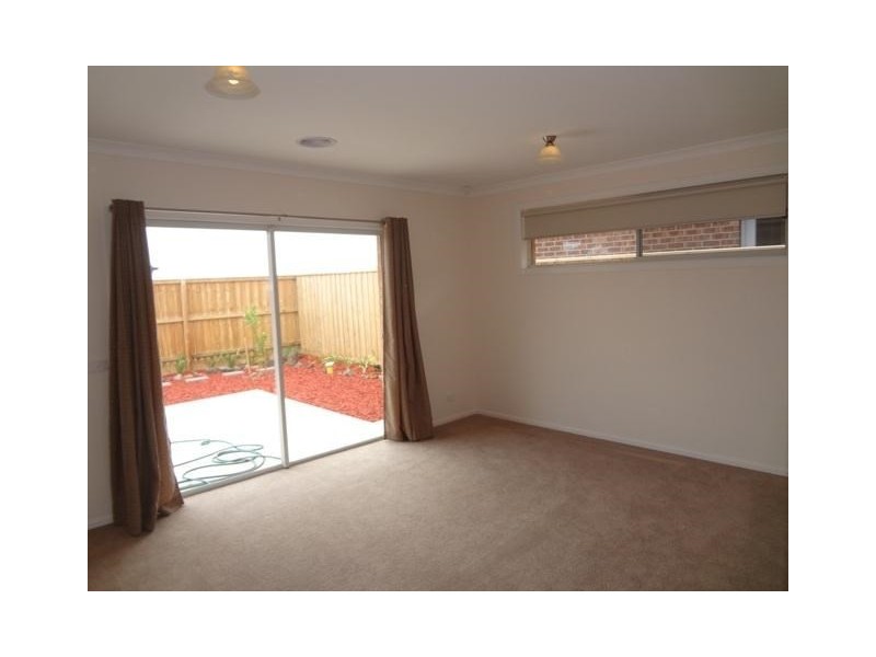 12 Lanai Avenue, Wollert VIC 3750