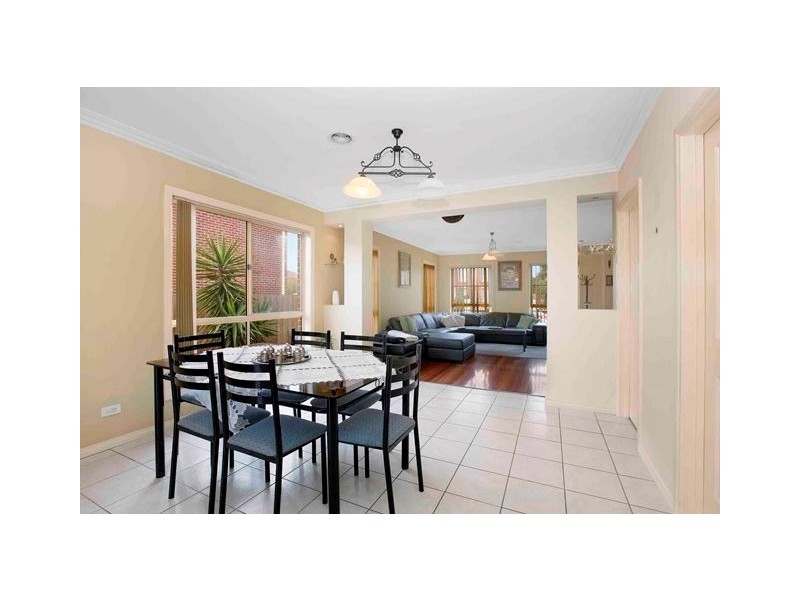 12 Trinity Way, South Morang VIC 3752