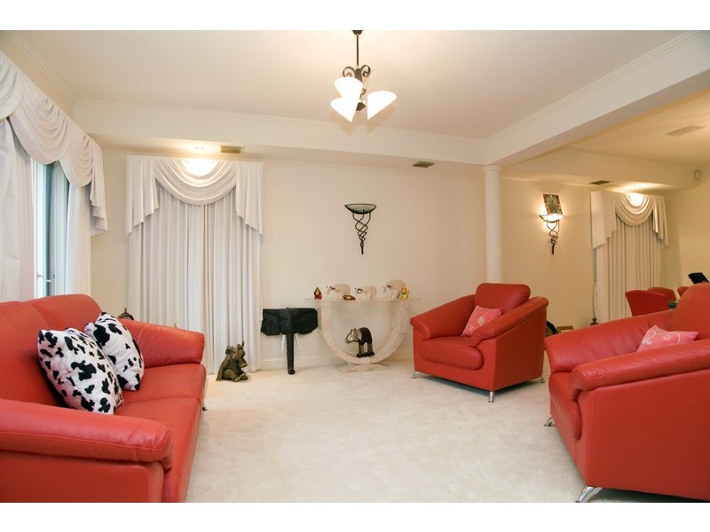 27 Montana Way, Mill Park VIC 3082