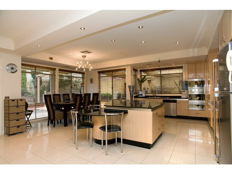 27 Montana Way, Mill Park VIC 3082
