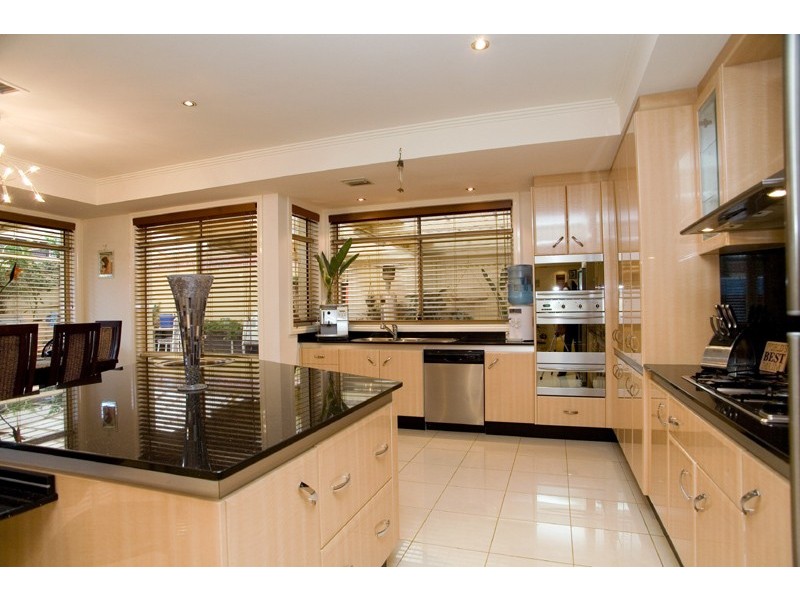 27 Montana Way, Mill Park VIC 3082
