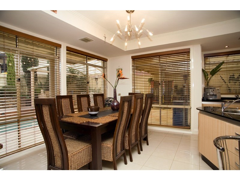 27 Montana Way, Mill Park VIC 3082