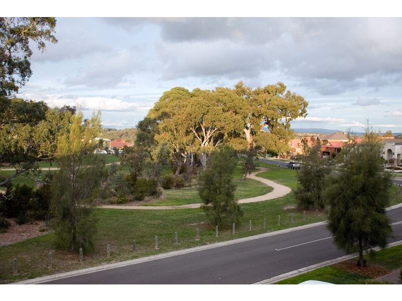 27 Montana Way, Mill Park VIC 3082