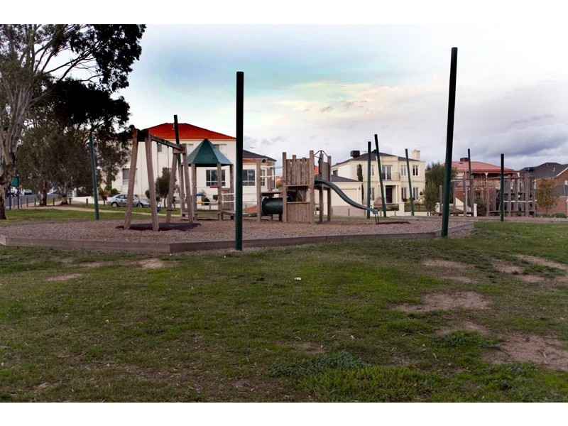 27 Montana Way, Mill Park VIC 3082