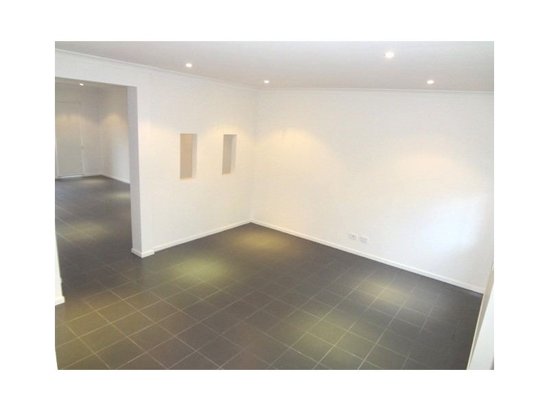 73 Lyndarum Drive, Epping VIC 3076