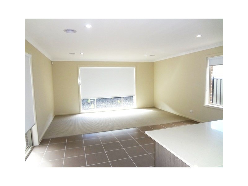 22 Villandry Street, Roxburgh Park VIC 3064