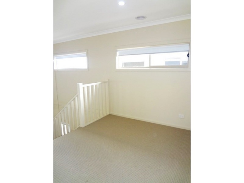 22 Villandry Street, Roxburgh Park VIC 3064