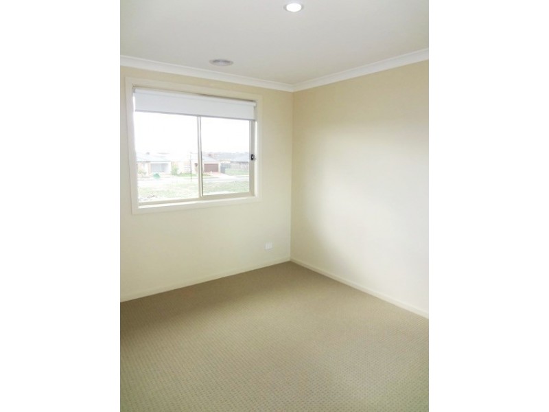 22 Villandry Street, Roxburgh Park VIC 3064