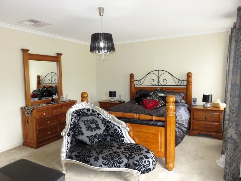 1 Rowanval Terrace, Mernda VIC 3754