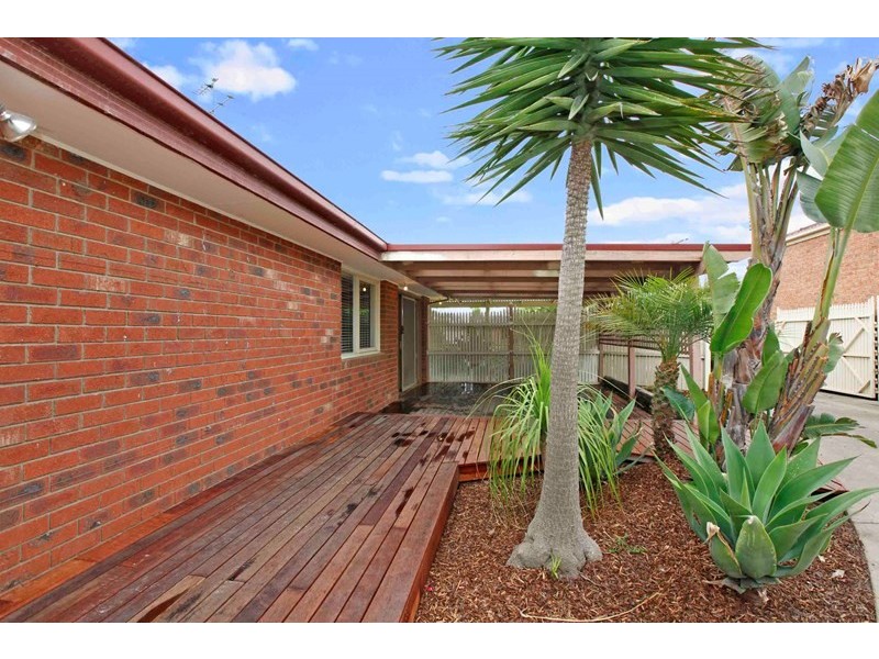 16 Lauren Court, Epping VIC 3076