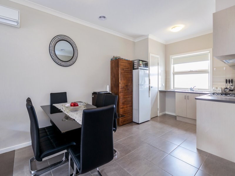 24 Ballybunion Avenue, Craigieburn VIC 3064