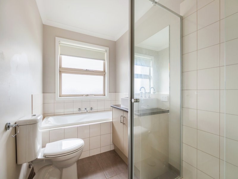 24 Ballybunion Avenue, Craigieburn VIC 3064