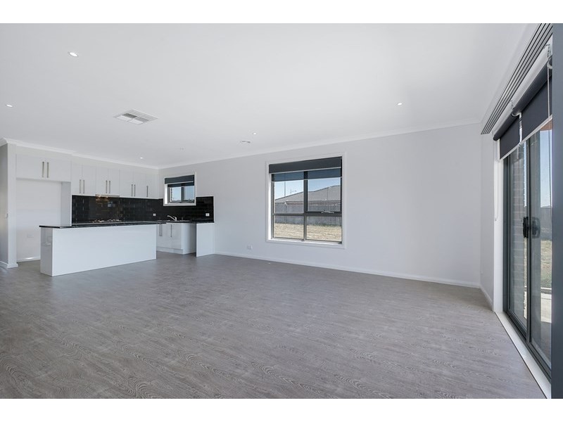 85 Wallara Waters Boulevard, Wallan VIC 3756