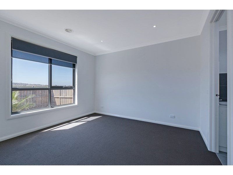 85 Wallara Waters Boulevard, Wallan VIC 3756