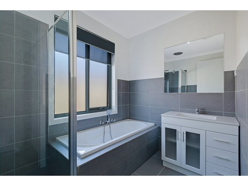 85 Wallara Waters Boulevard, Wallan VIC 3756