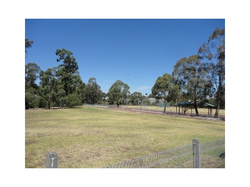 2/8 Patterson Crescent, Greensborough VIC 3088