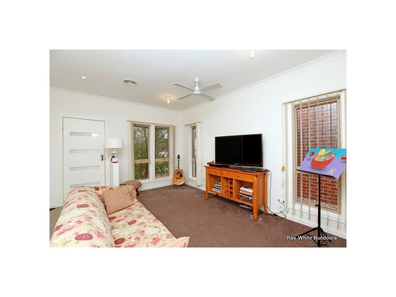 8 Broxburn Walk, Epping VIC 3076