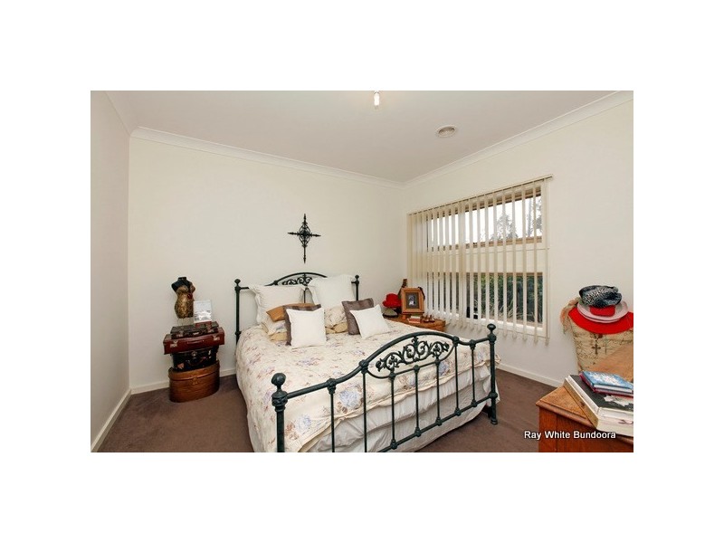 8 Broxburn Walk, Epping VIC 3076
