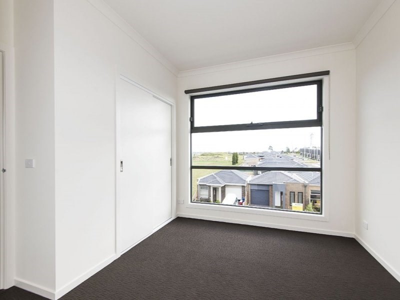 39(130)/1B Jarama Boulevard, Epping VIC 3076