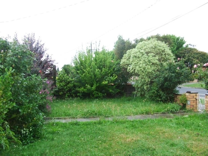 24 Curtin Avenue, Lalor VIC 3075