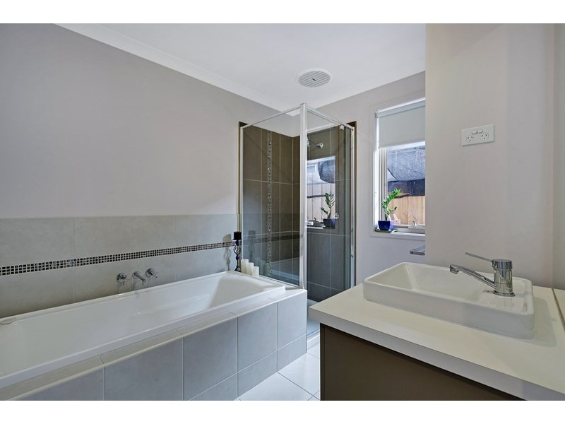 8 Celadon Street, Epping VIC 3076