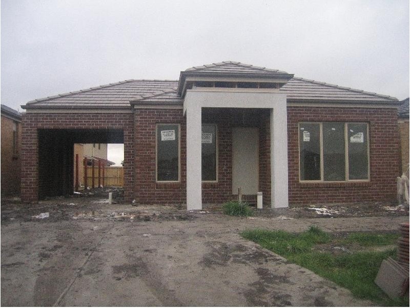 L904 and 905 Alhambra Drive, Epping VIC 3076