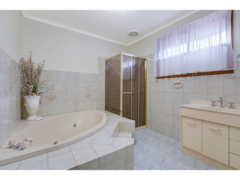 81 Moorhead Drive, Mill Park VIC 3082