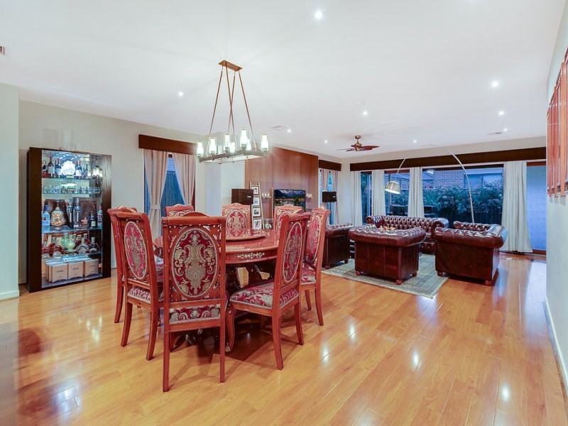 8 McCubbin Way, Mernda VIC 3754